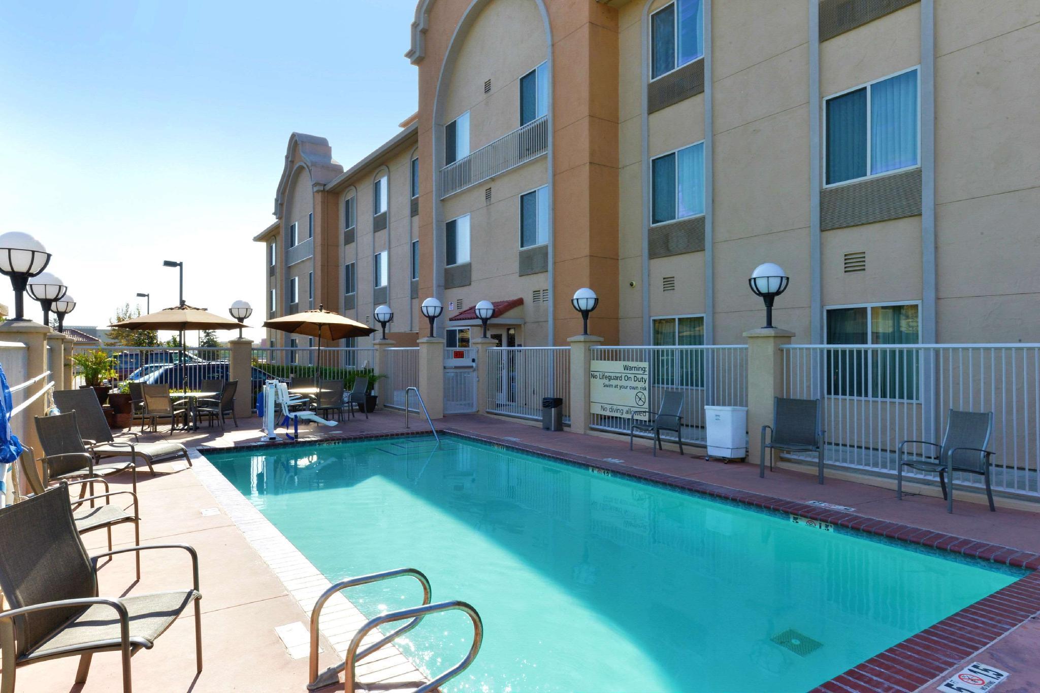 Hampton Inn & Suites Woodland-Sacramento Area Exterior photo