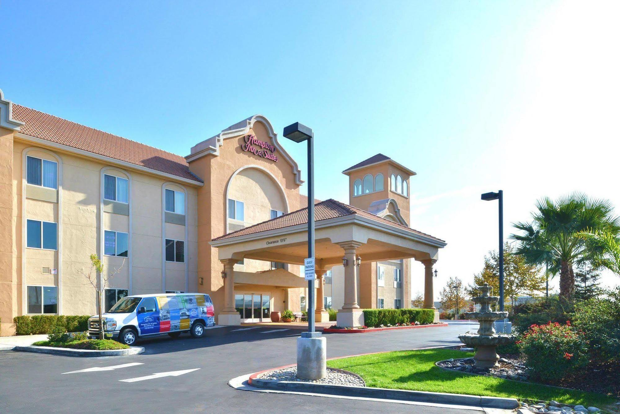 Hampton Inn & Suites Woodland-Sacramento Area Exterior photo